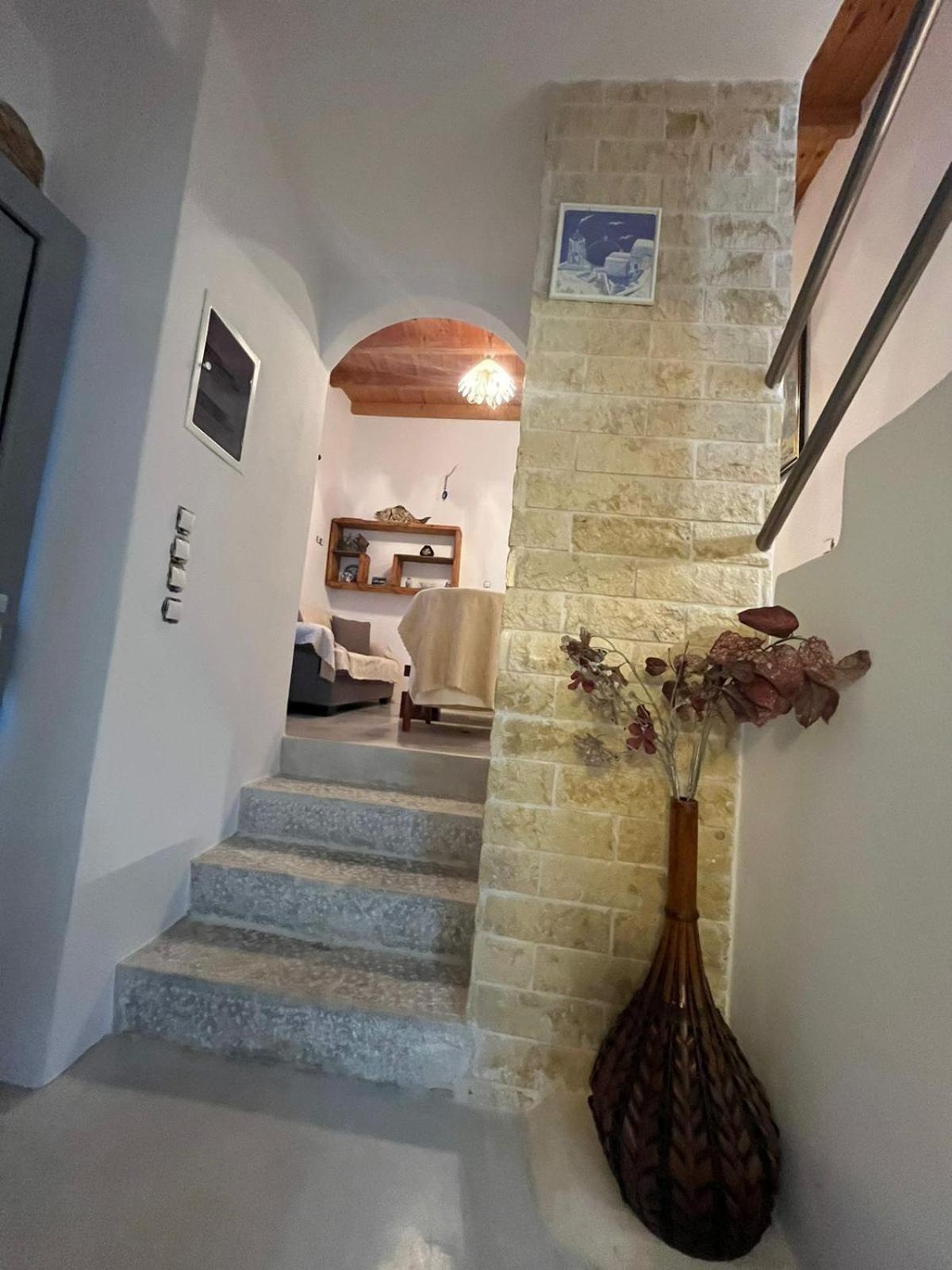 De Drymona 1 Kythira Town