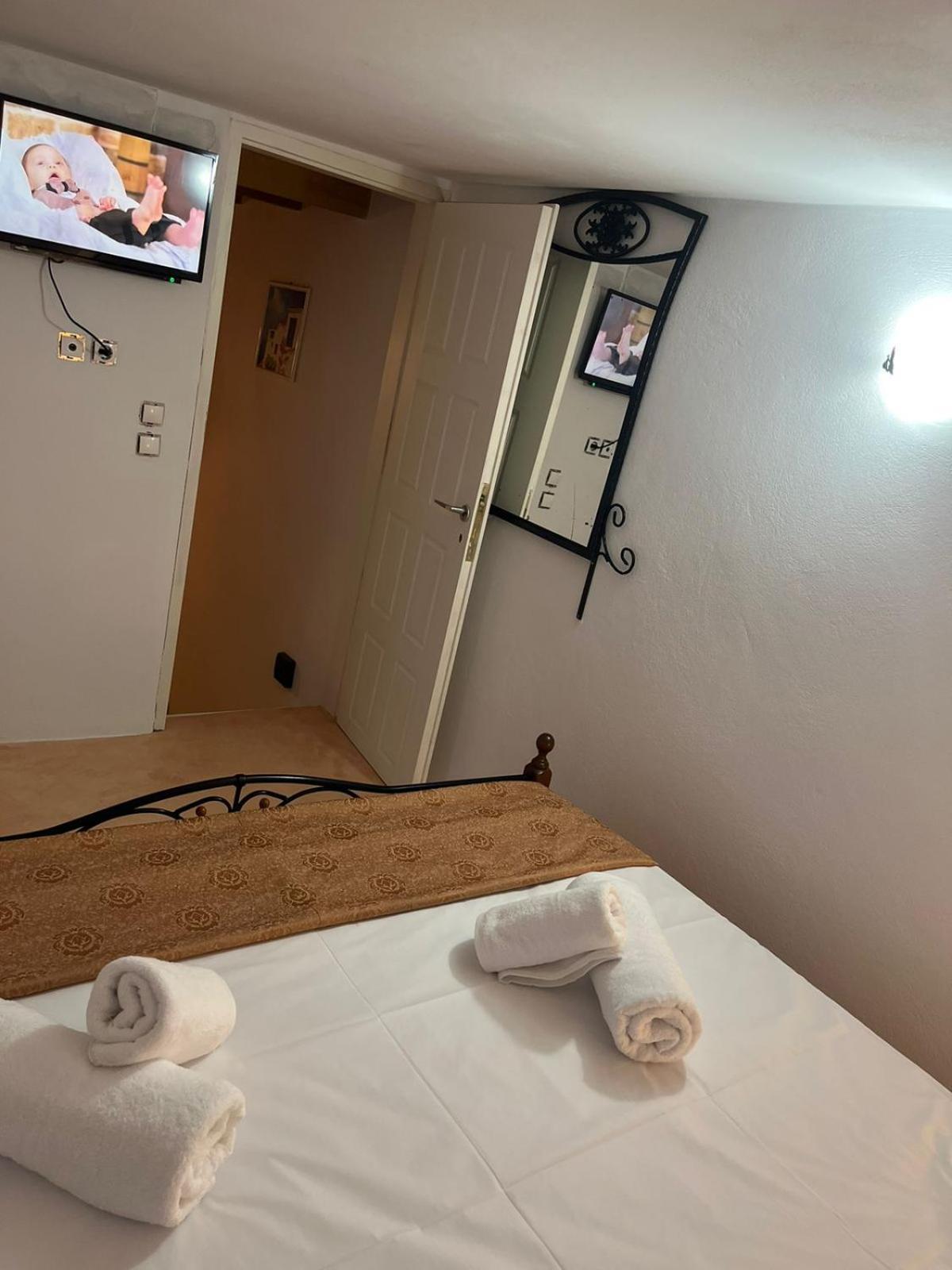 De Drymona 1 * Kythira Town